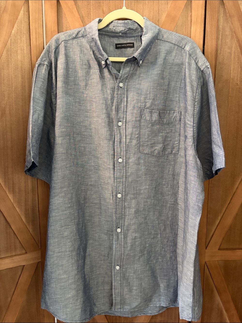 SAKS FIFTH AVENUE Men's Short-Sleeve Button-Down Shirt in Light Blue SIZE LG